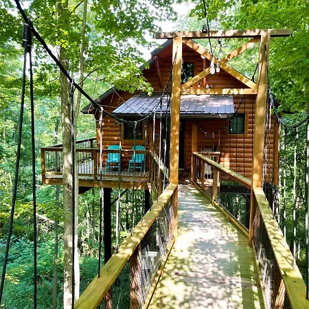 Treehouse #4 By Amish Country Lodging